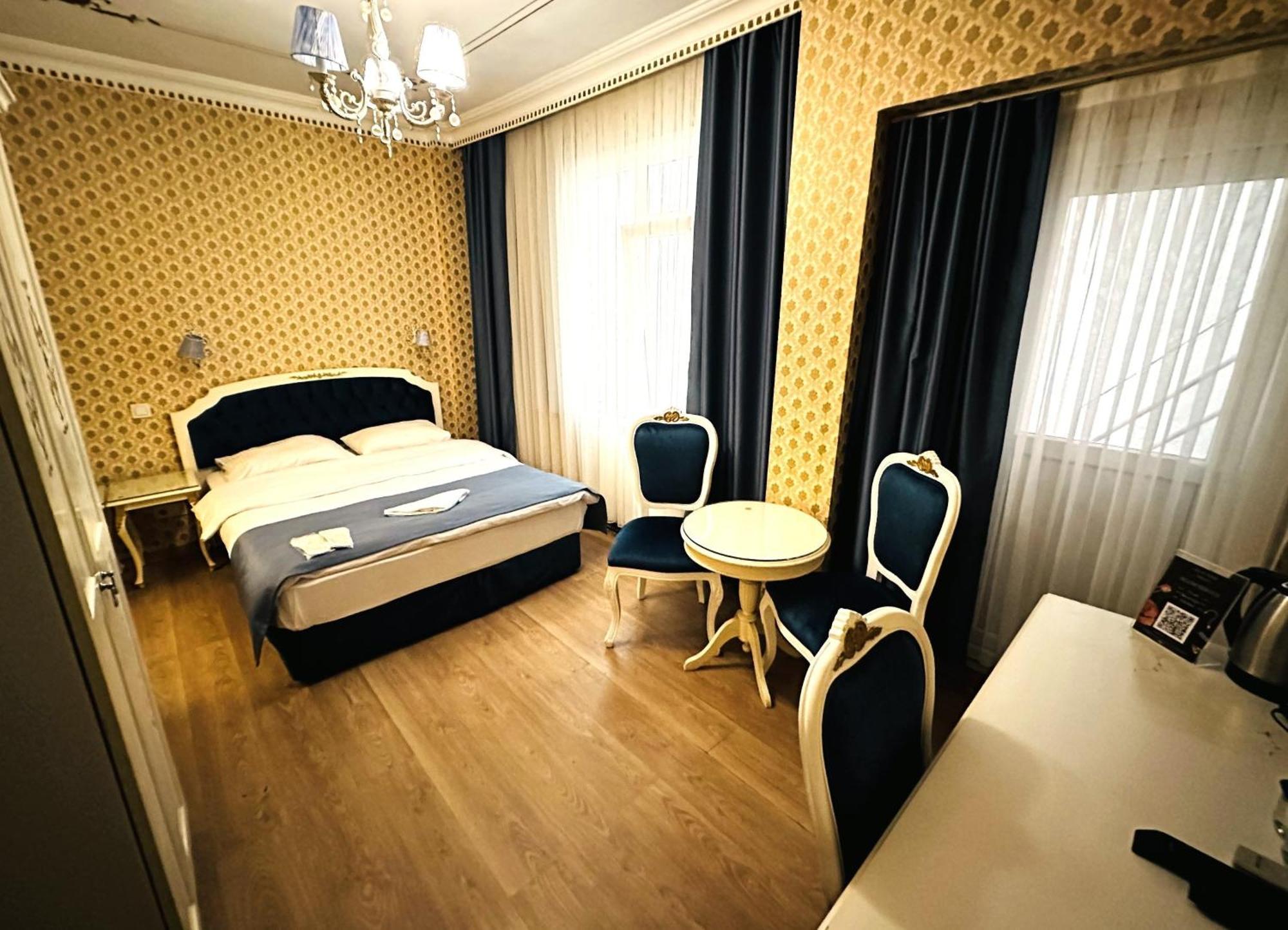 The Istanbul Alyon Hotel Taksim Exterior photo